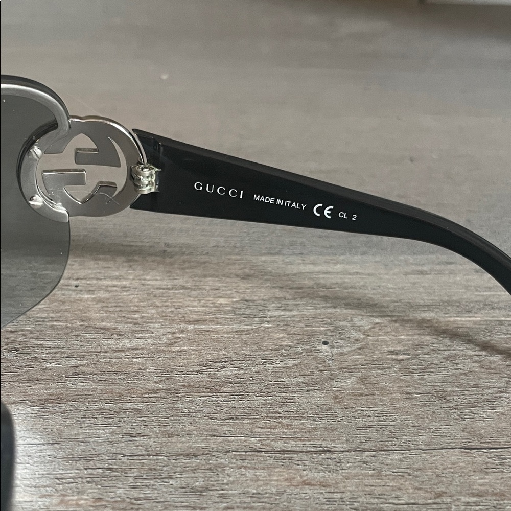Gucci Black Sunglasses with Silver Accents - Picture 4 of 6